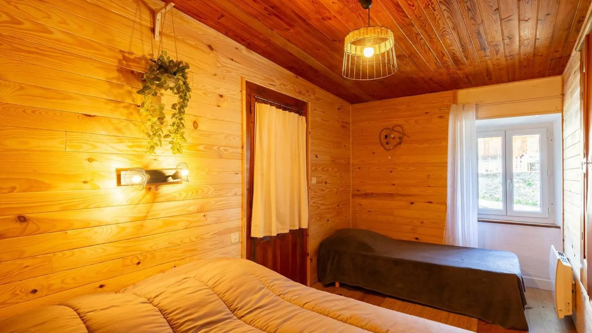 Prázdninový dům Maison A Genos Pour 8, Proche Lac, Jardin Et Poele A Bois - Fr-1-695-73 Francie