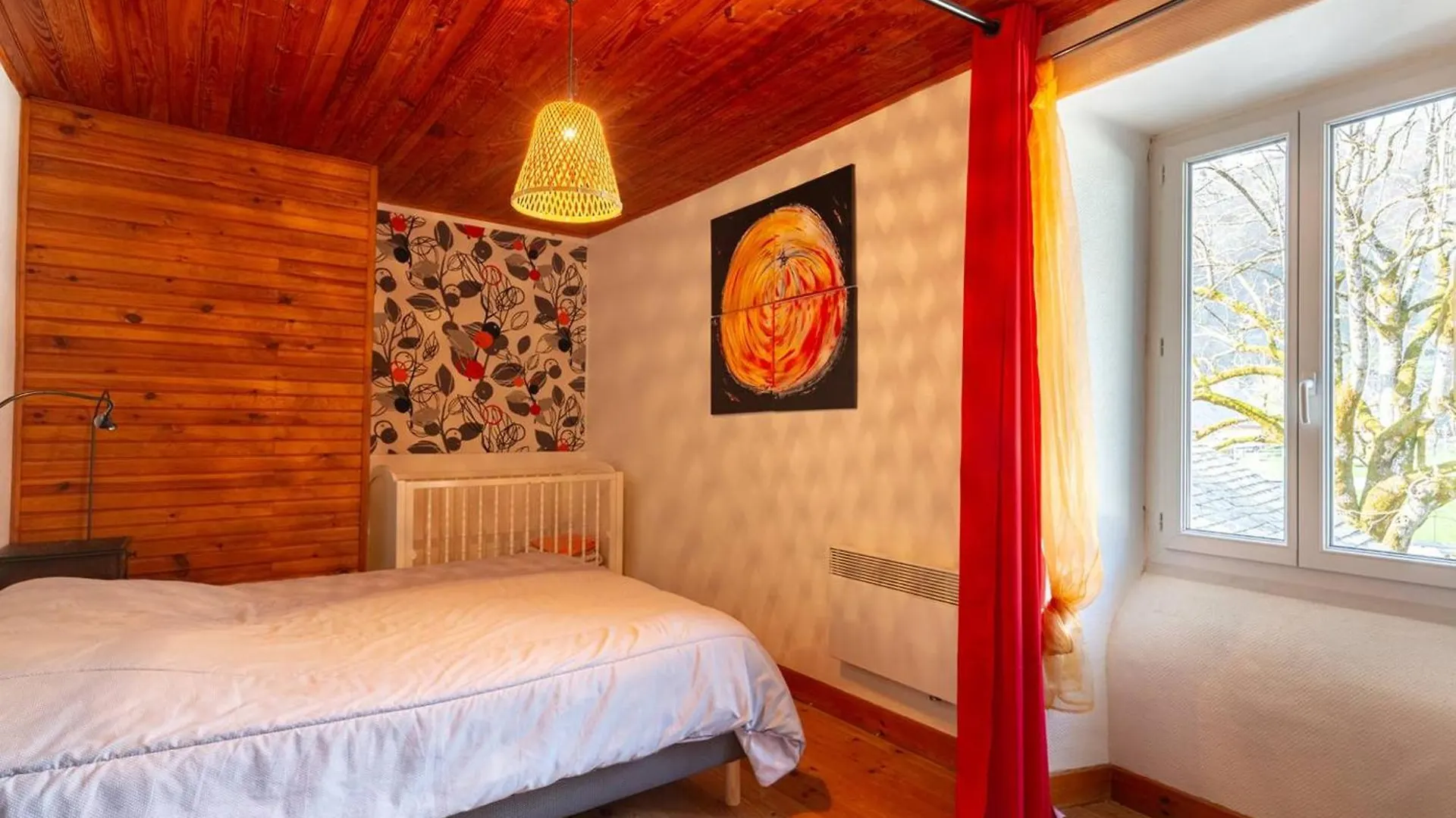 Prázdninový dům Maison A Genos Pour 8, Proche Lac, Jardin Et Poele A Bois - Fr-1-695-73
